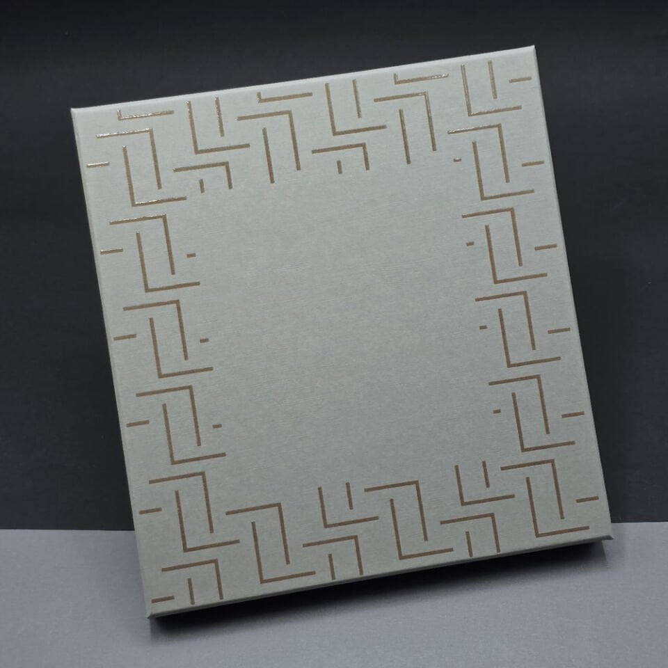 Kutulu Desenli Deri Defter Ve Metal Roller Kalem Set